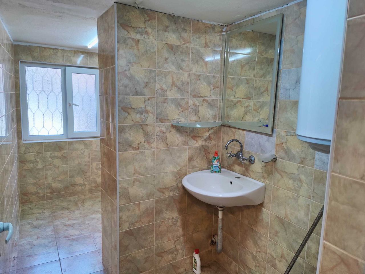Дава се под наем Офис в Пловдив, Център - 11 кв.м за 204 € - Снимка #2