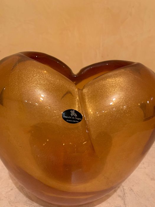 Ваза форма янтарного цвета