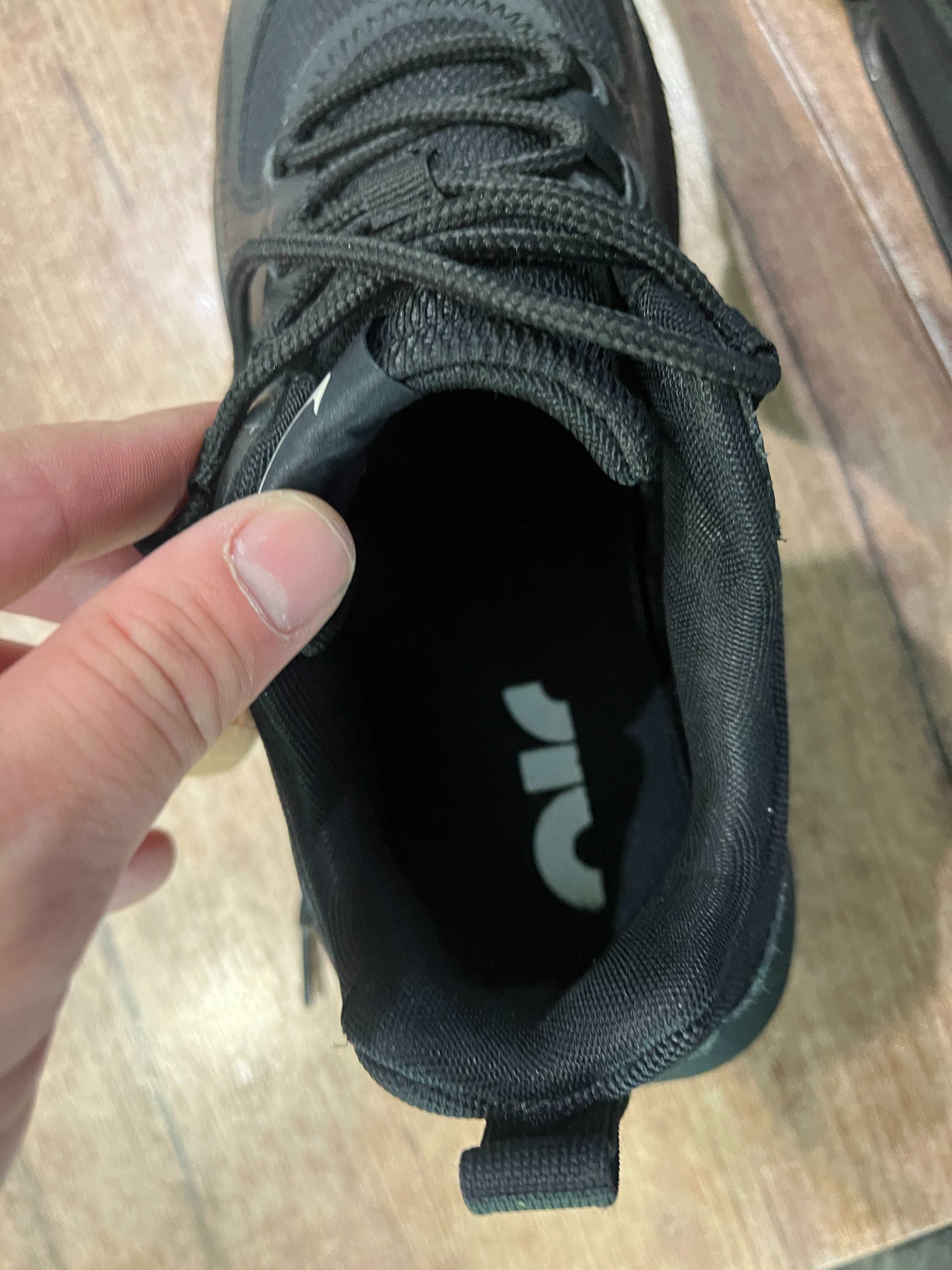 ОРИГИНАЛНИ *** Nike Air Max Verona / Triple Black