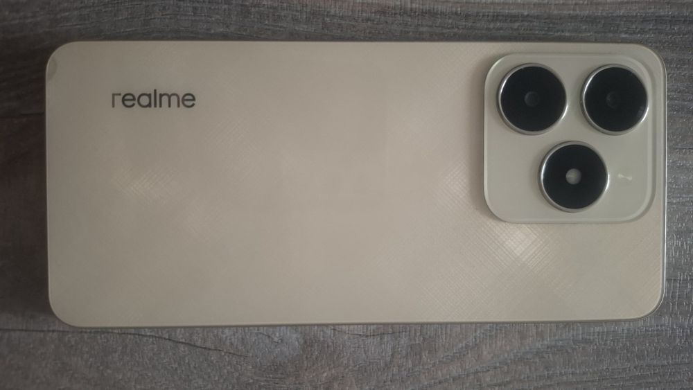 Продам телефон Realmi