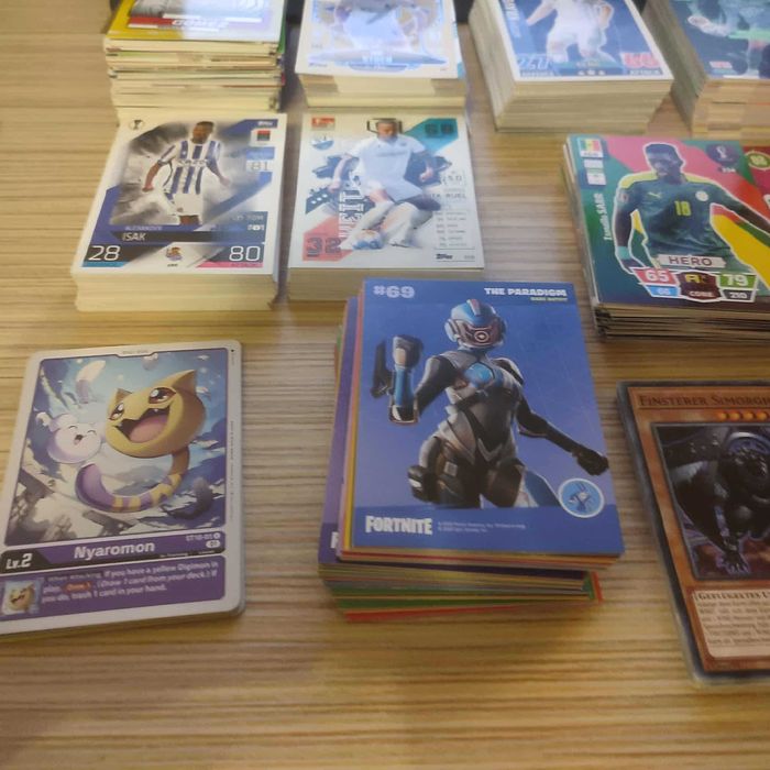 Carduri, cartonase cu fotbal, pokemon, Fortnite, YuGiOh, etc.