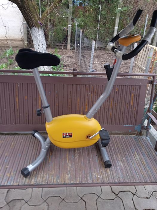 Vând bicicleta fitness magnetica