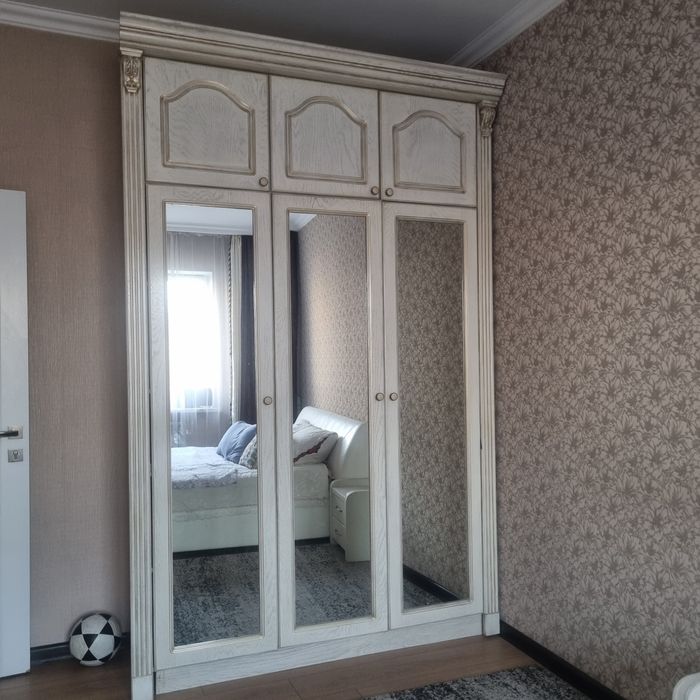 Продам шкаф. Срочно. Подойдёт для прихожей