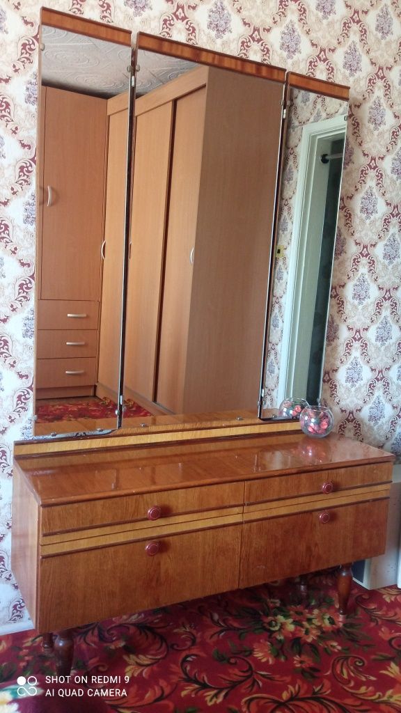 Продам трюмо в хорошем состоянии