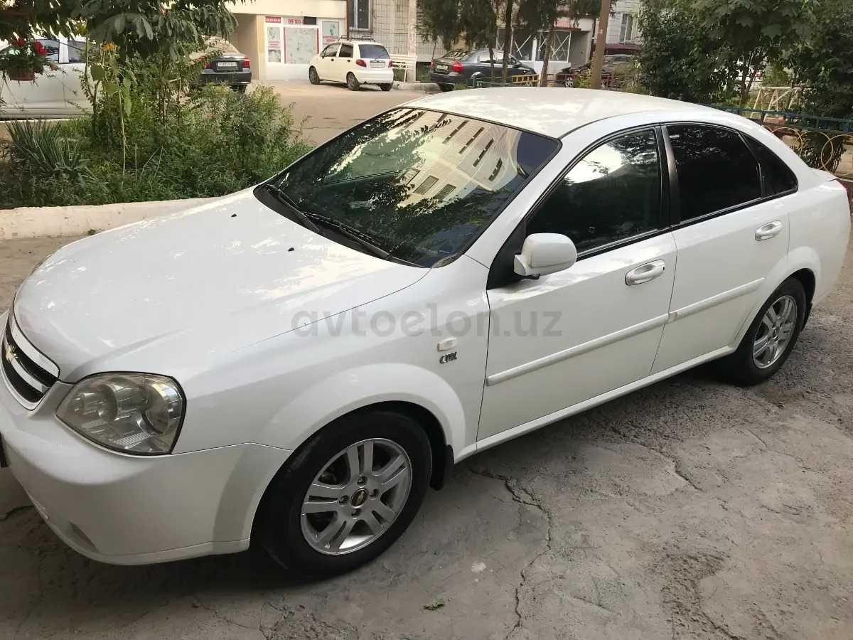 Продаю свой chevrolet lacetti 1.8 2012 года