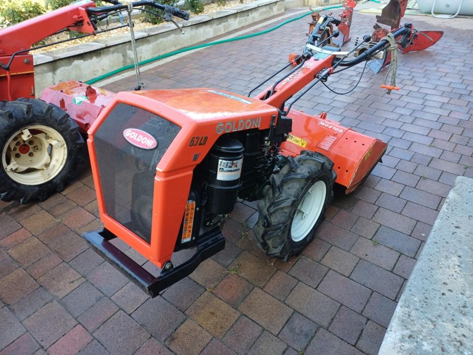 Motocultor Goldoni jolly 10 cai iar Barbieri 14 cai.