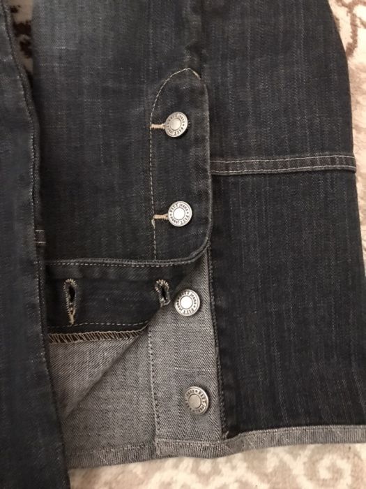 Стильные джинсовые бриджи