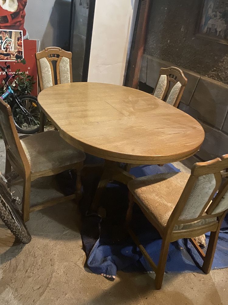 Масивна дарвена маса с 4 стола
