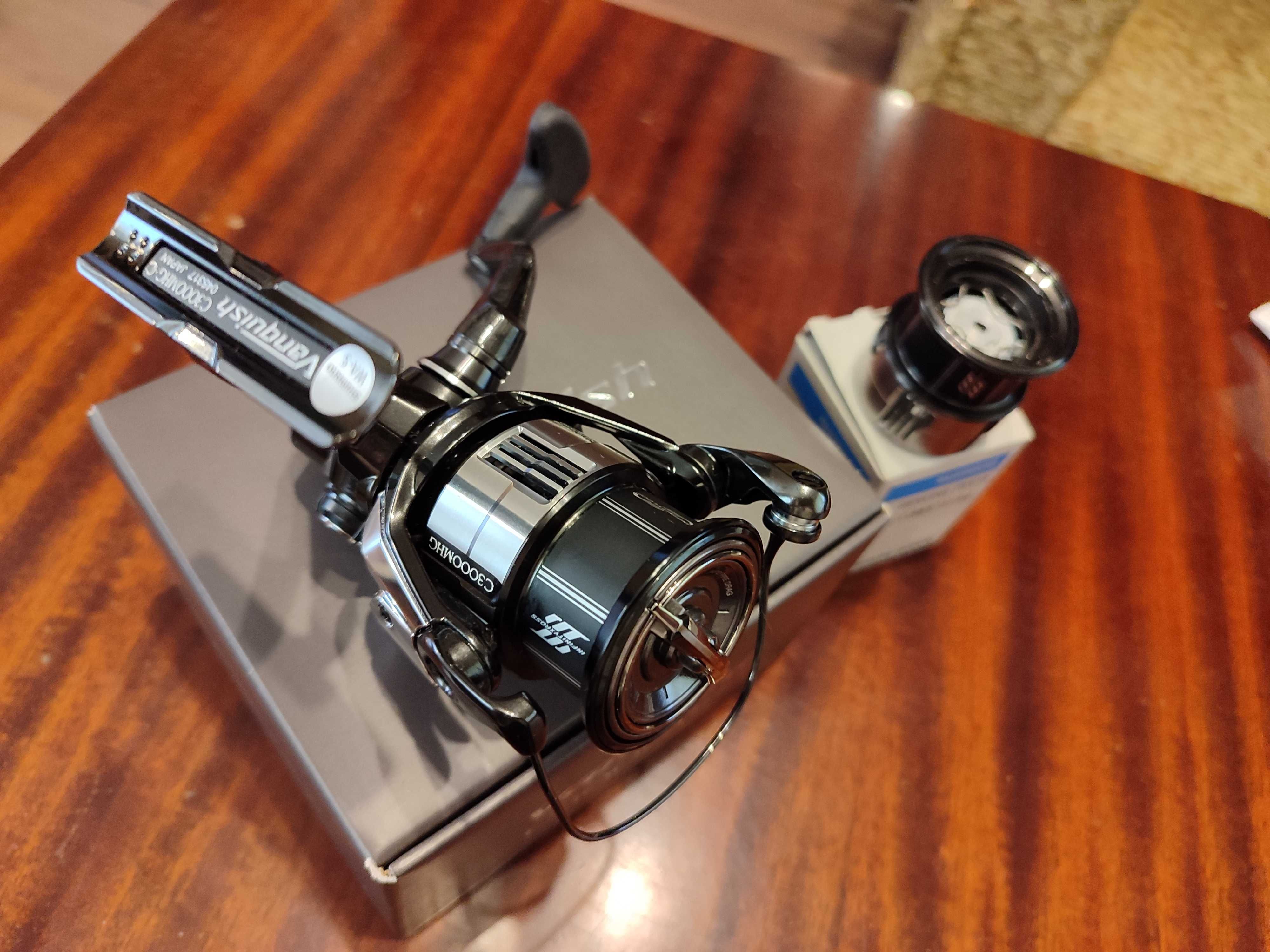 Макара Shimano 23 Vanquish C3000MHG+шпула Shimano Vanquish C3000MHG.