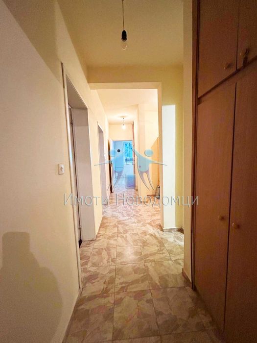 Продава се Четиристаен ТУХЛЕН апартамент в гр.Шумен, кв.Добруджански