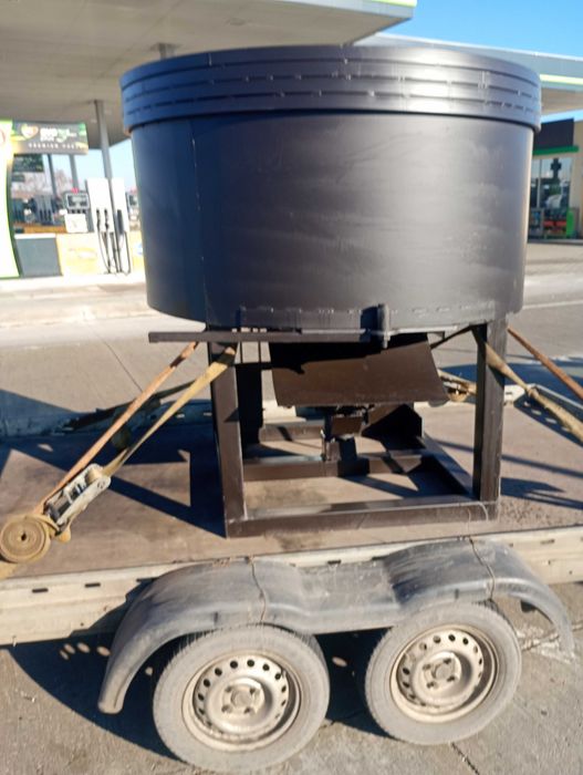 Betoniera tractor -malaxor beton