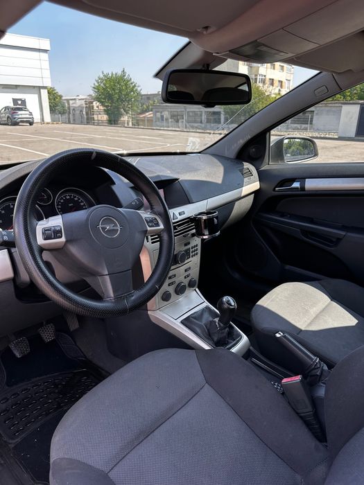 Opel astra H GTC