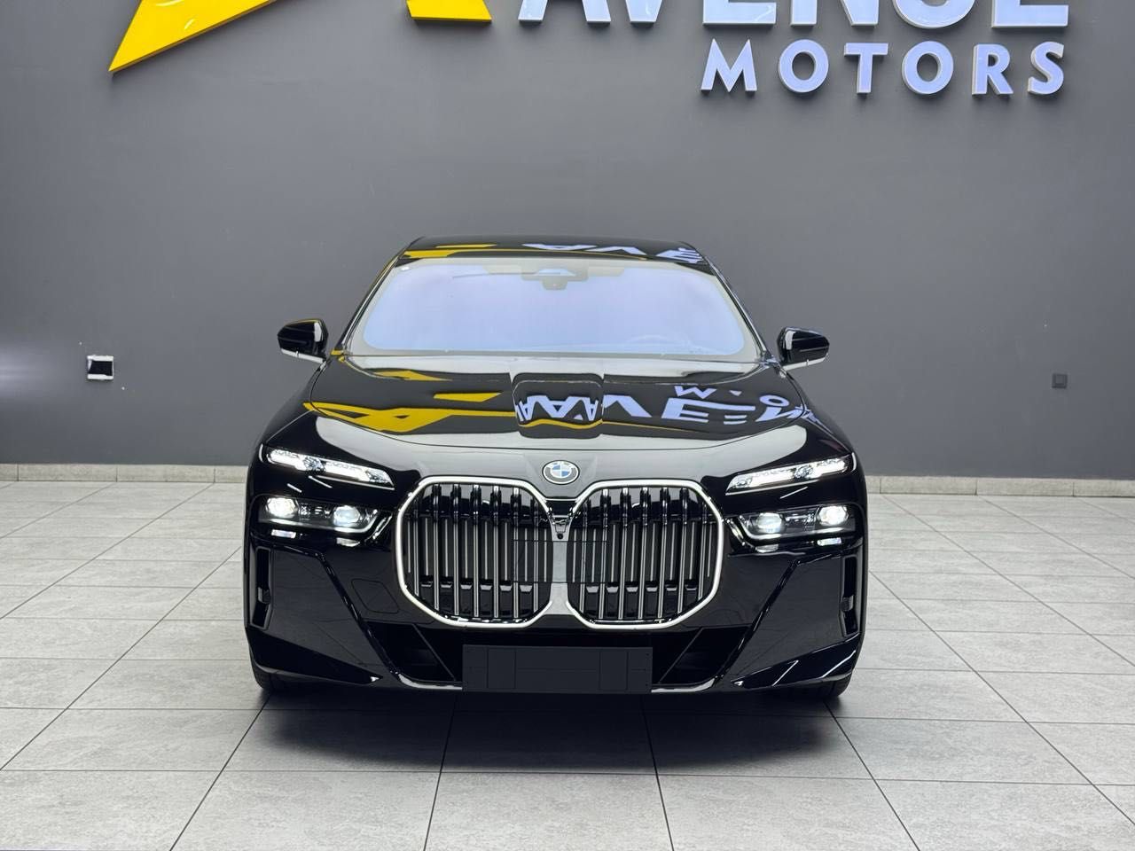 Продается новый BMW 740