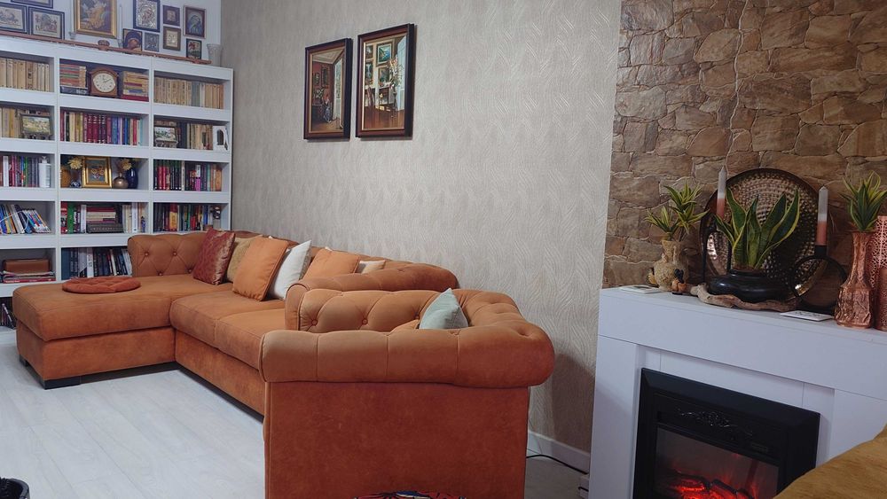 Avantajos, coltar si fotoliu Mobexpert, in stare excelenta!