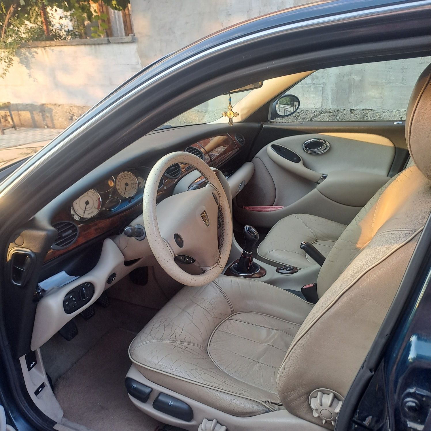 Rover 75 лек автомобил