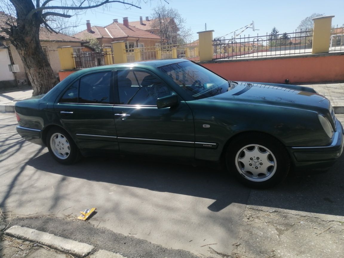Мерцедес Е 220 дизел