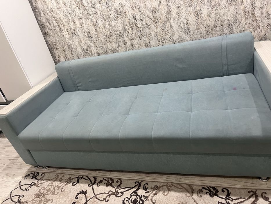 Продам диван  в хорошем состояний