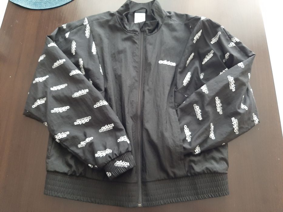 Яке Adidas, Benetton,  Diesel.