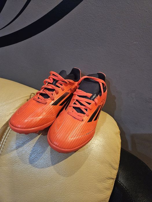 Ghete fotbal sala Copii ADIDAS
F50 LEAGUE IN J IF1369