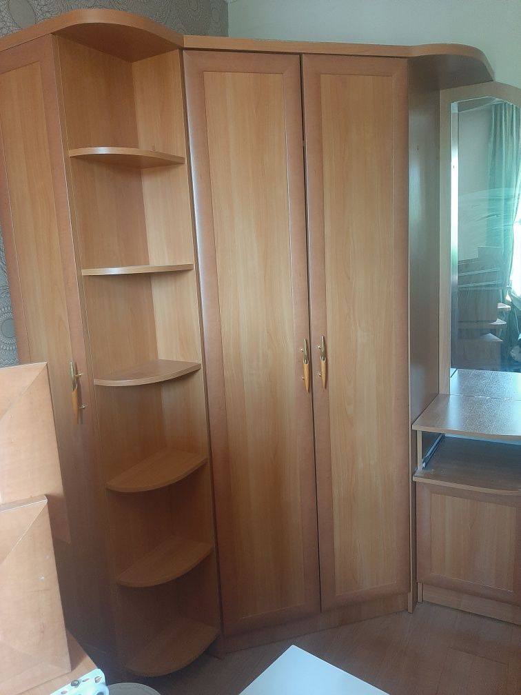 Шкаф с компютерным столом