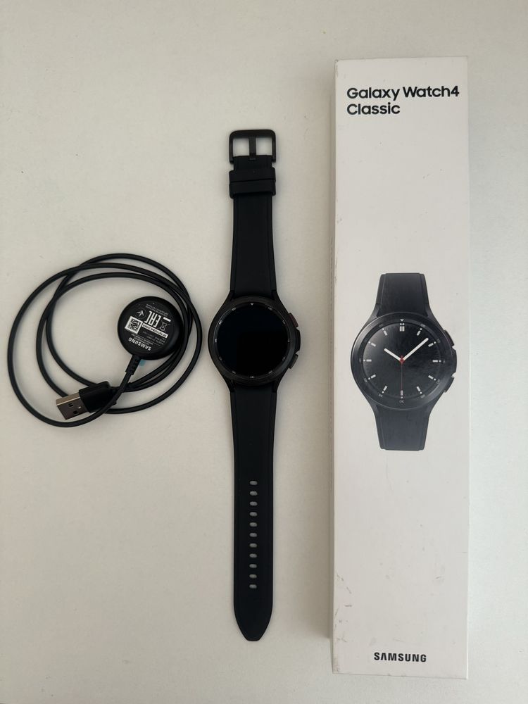 Смарт-часы Samsung Galaxy Watch 4