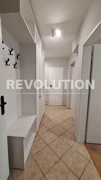 Дава се под наем Тристаен апартамент в Варна, Лятно кино Тракия - 75 кв.м за 700 € - Снимка #6