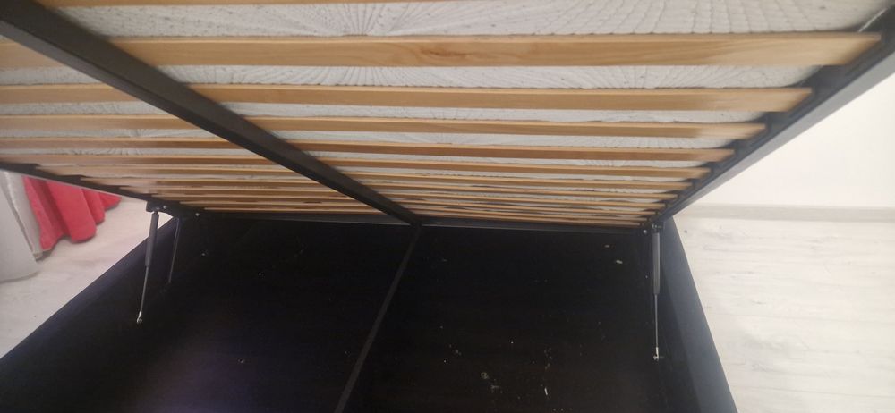 Pat cu saltea 160x200