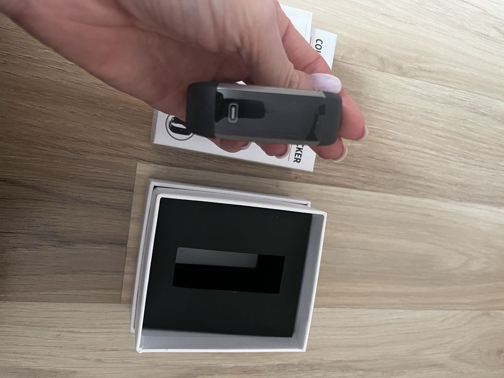 Фитнес гривна Activity tracker