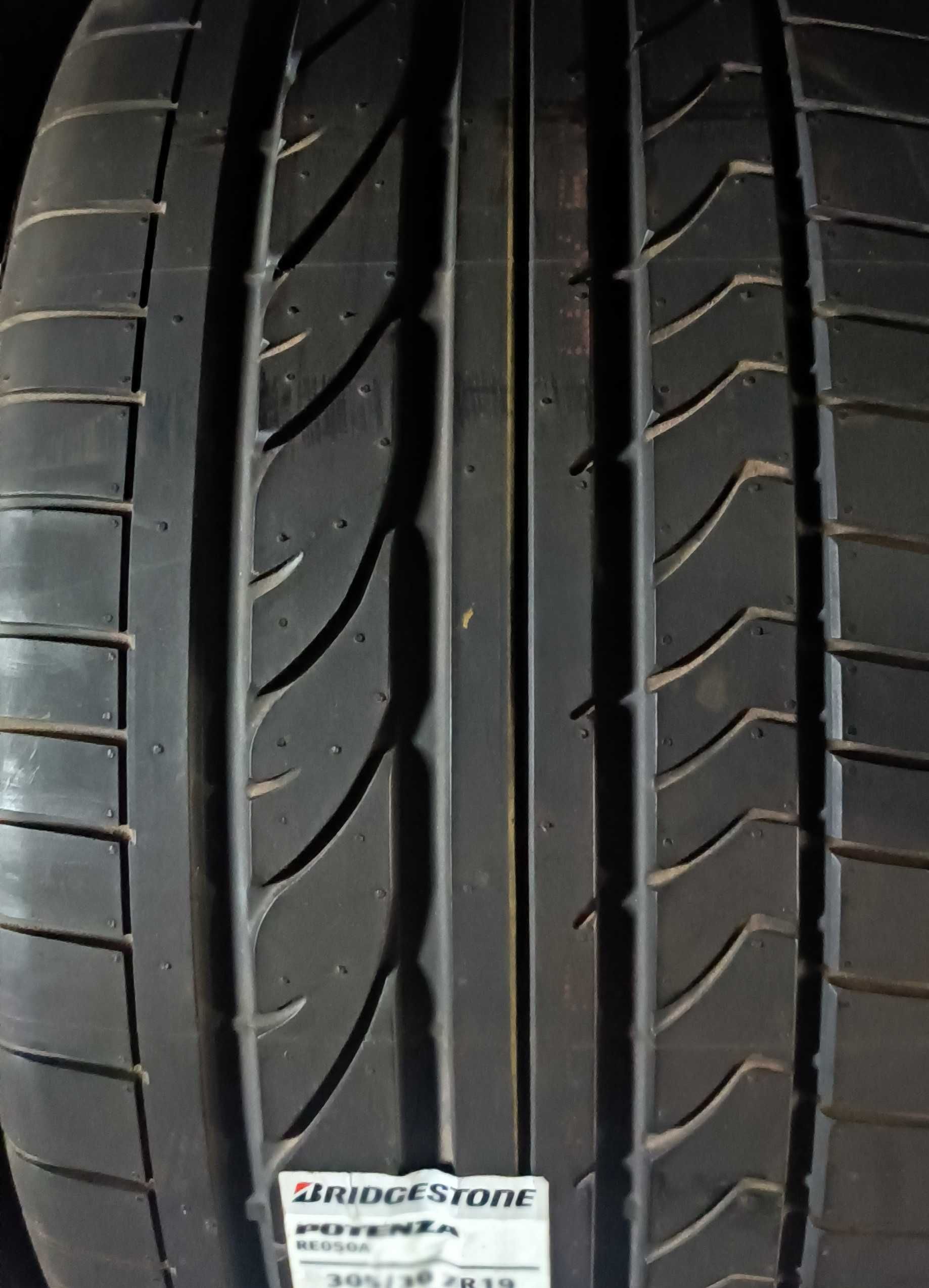 305 30 19 Anvelope de vara Bridgestone