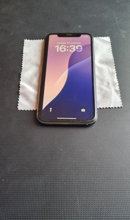 Vând iPhone 11 64GB