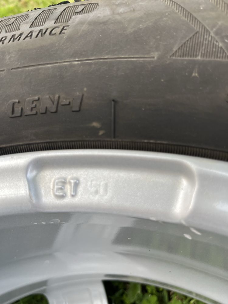 Джанти Dezent 17 5x108 със зимни гуми Good Yaer Ultra Grip 225/65/17
