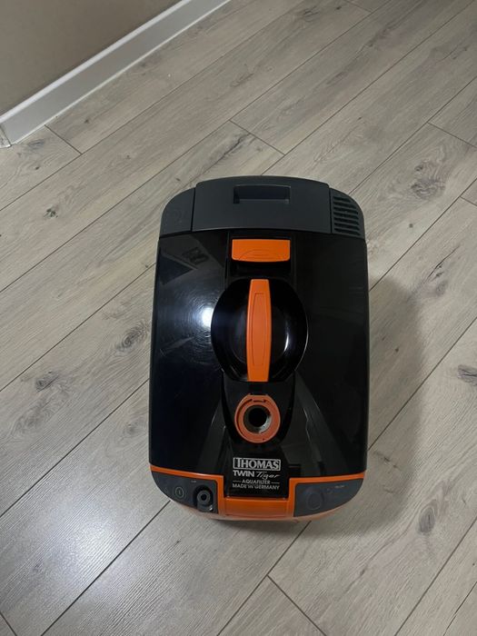 Продам рабочий пылесос Thomas (моющий)