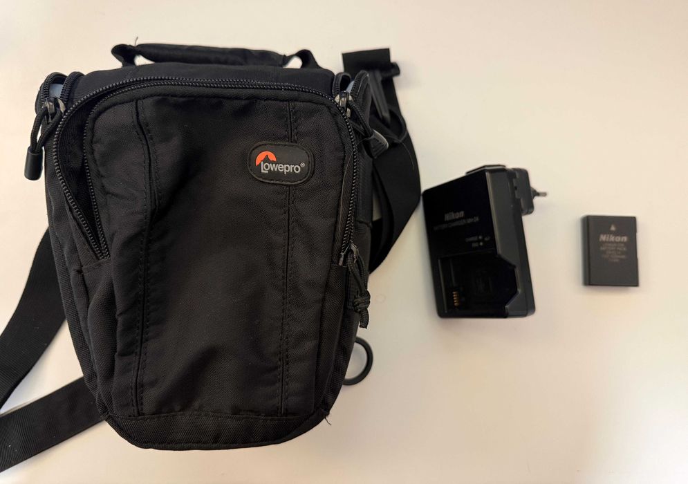 Aparat foto DSLR Nikon 3200 cu 2 obiective