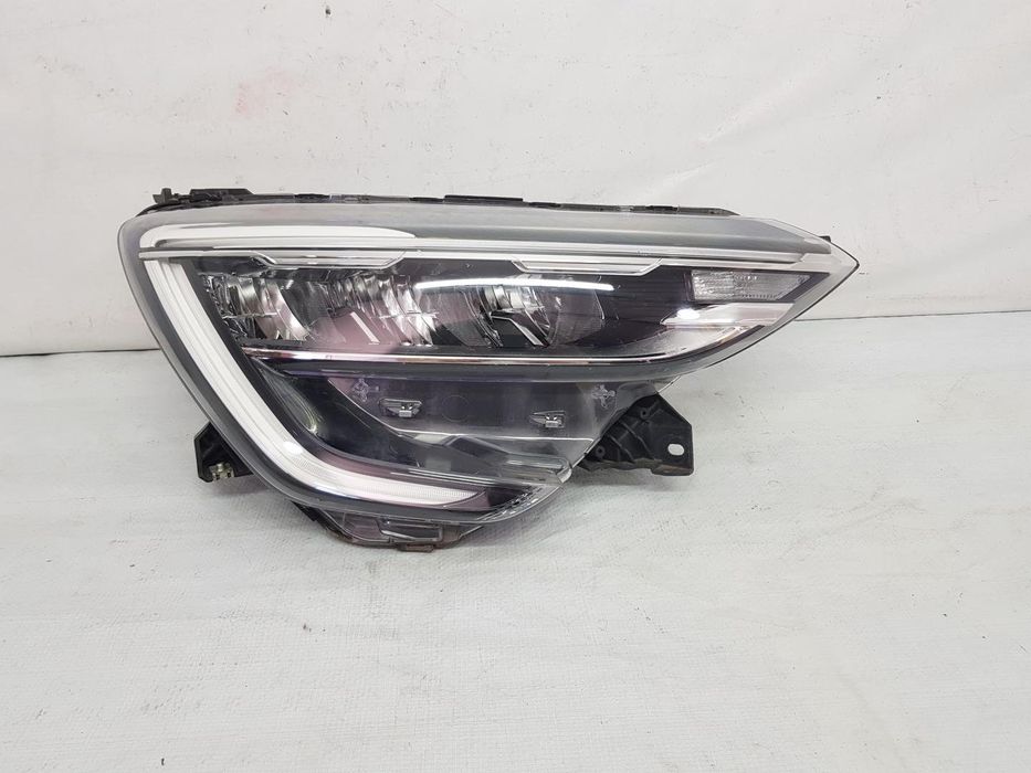 Far dreapta Full Led Renault Arkana dupa 2021