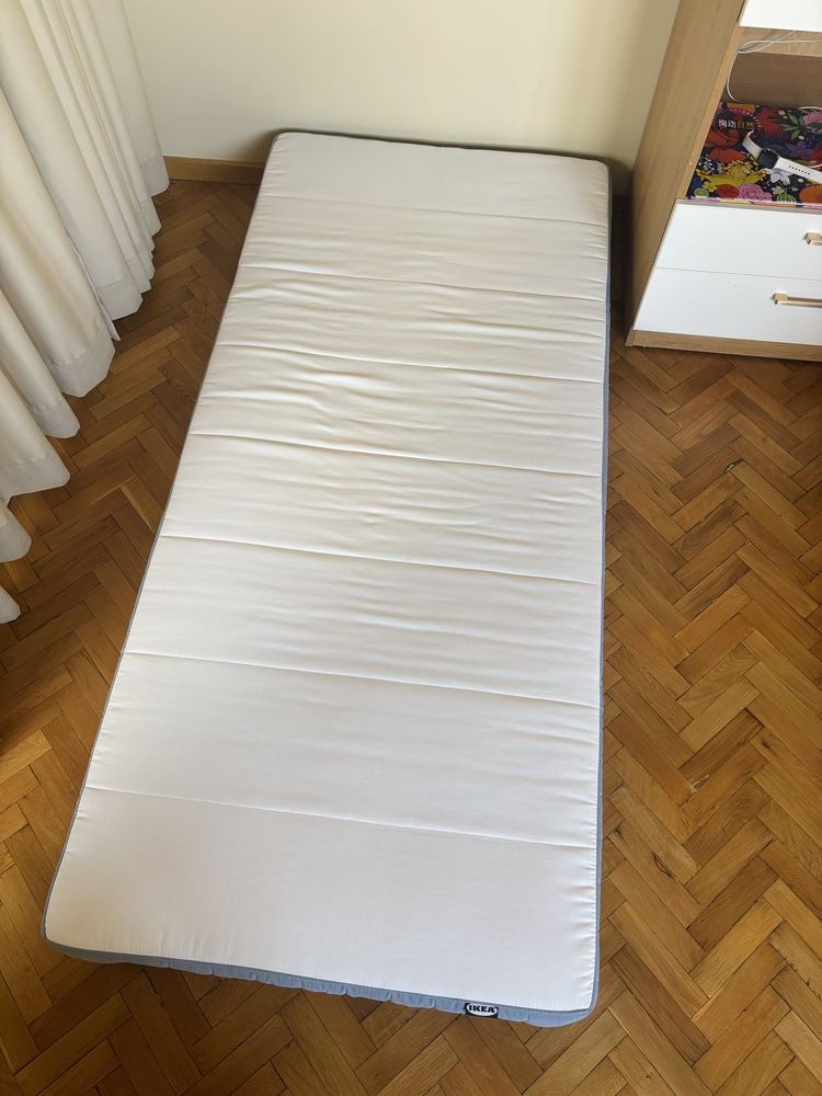 Продавам матрак 90x200 от IKEA – ползван 1 година