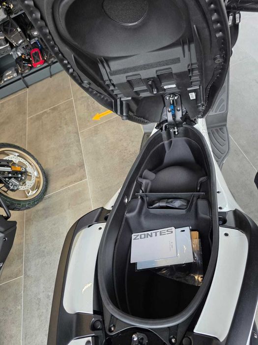 Zontes E125 ABS, - Permis B, rate TBI Maxiscuter