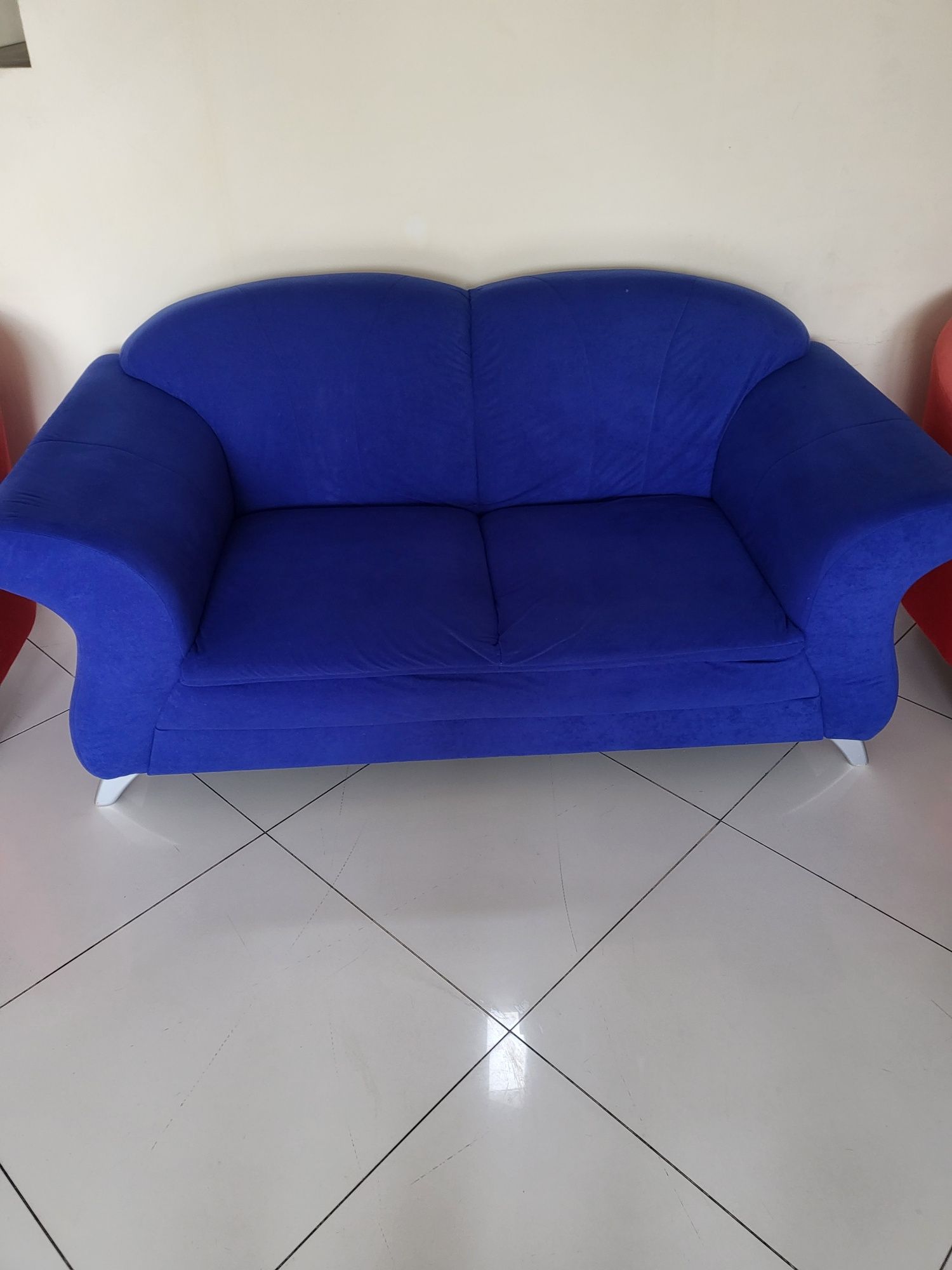 Vând urgent sofa culoare albastru