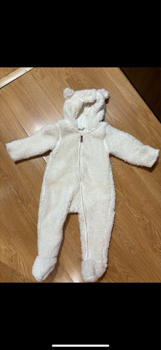 Combinezon H&M 6-9 luni (74 cm)