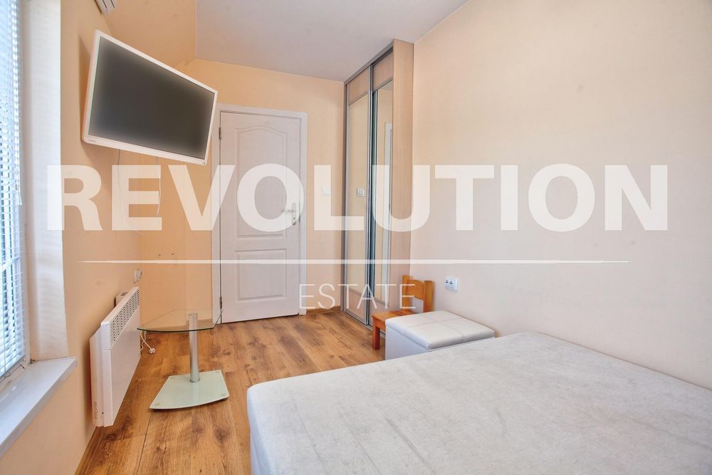 Дава се под наем Двустаен апартамент в Варна, Колхозен пазар - 45 кв.м за 300 € - Снимка #1