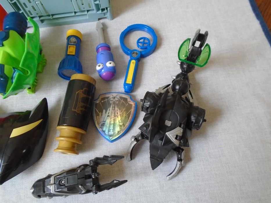 Figurine jocuri + ladite depozitare