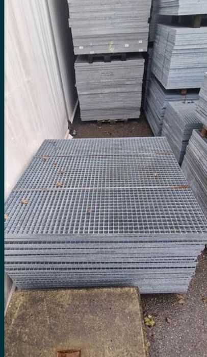 Scara zincata pentru exterior