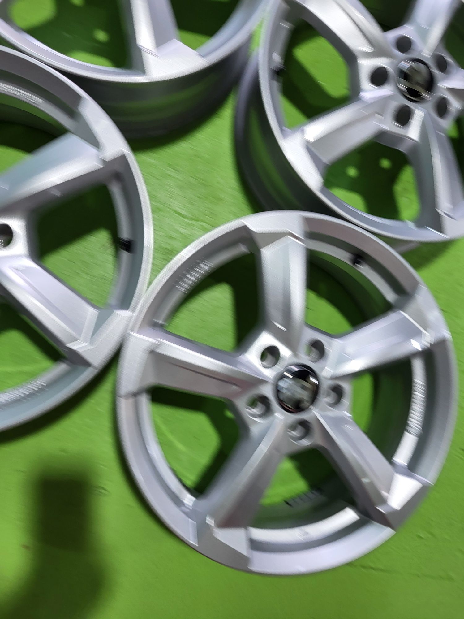 17 5x112 Skoda лети джанти 5х112 шкода