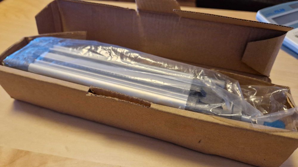 Cilindru pneumatic Crox DNC 32 - tija M10