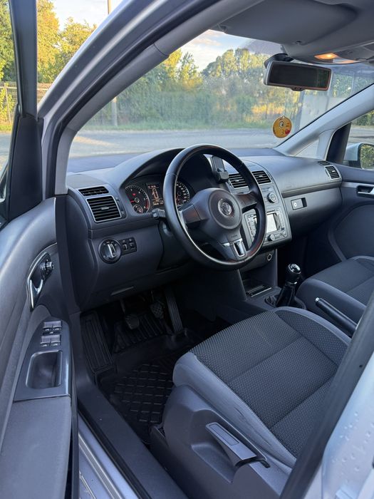VW Touran 1.6 Tdi 105 Cp
