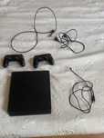 Playstation 4 slim 1TB 2 контролера