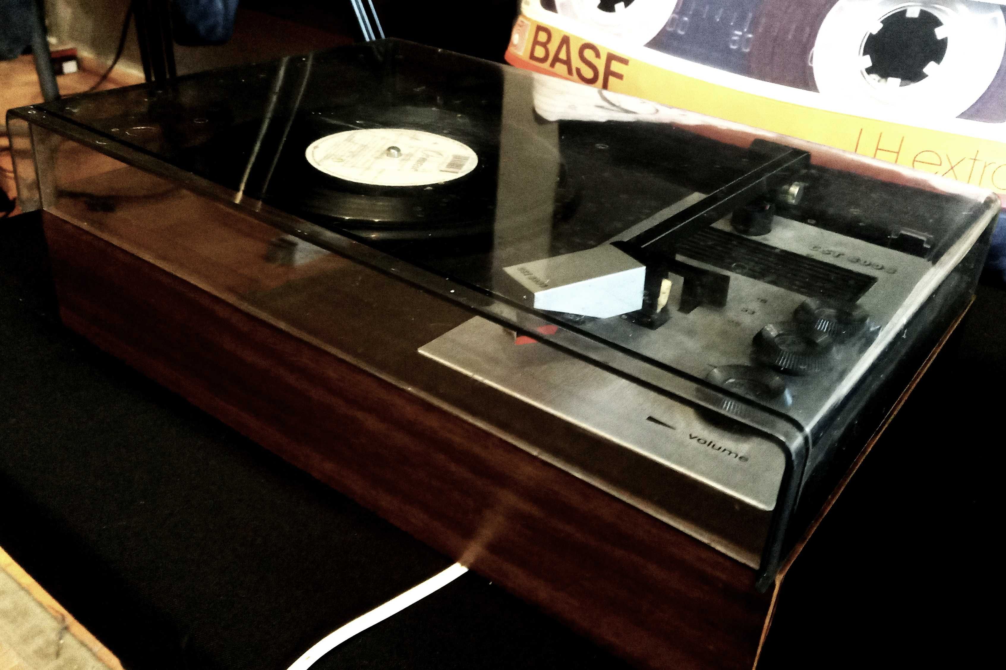 Disc vinil pick-up turntable