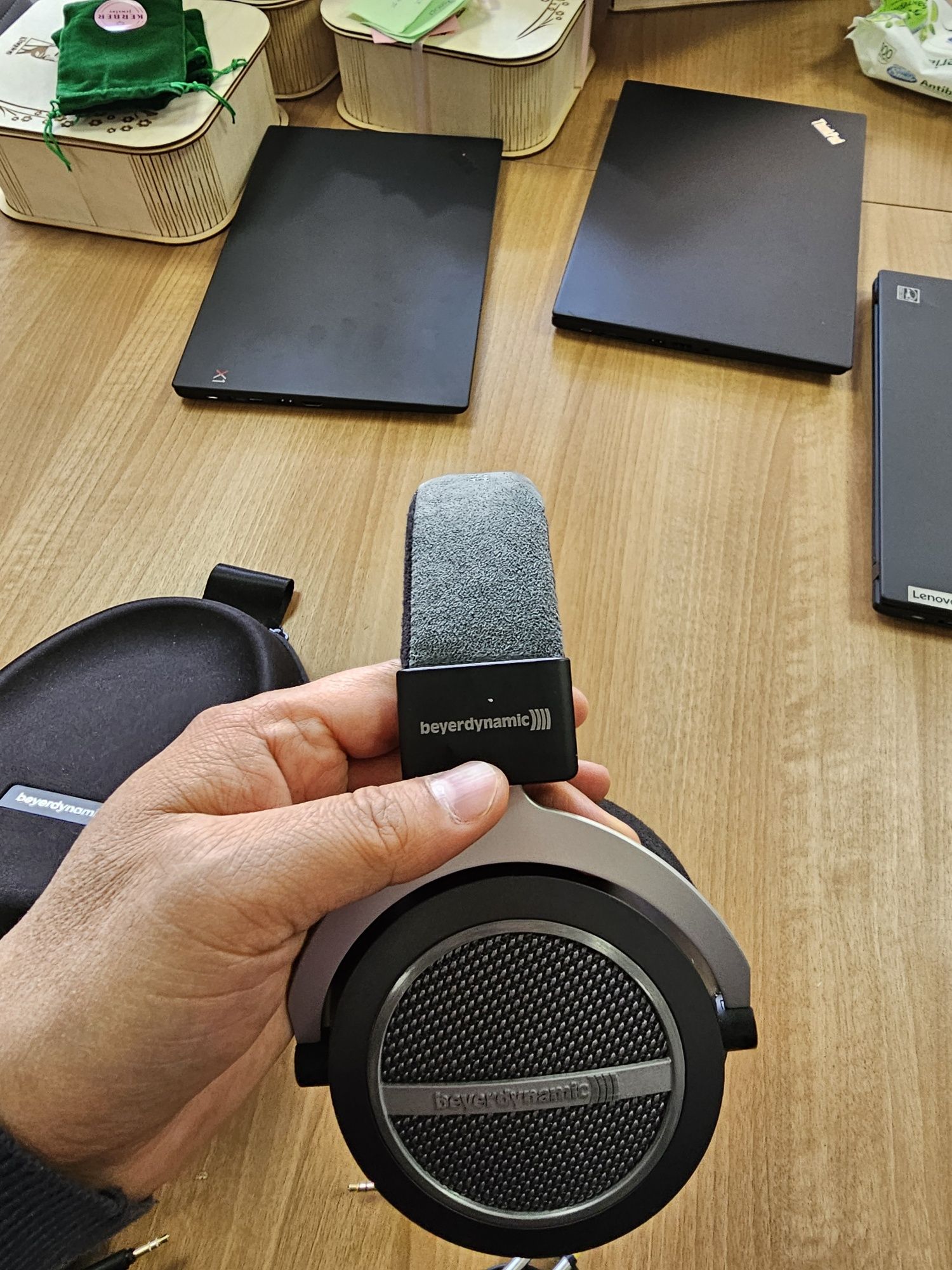 Стереофонические наушники класса High-End beyerdynamic Amiron Home