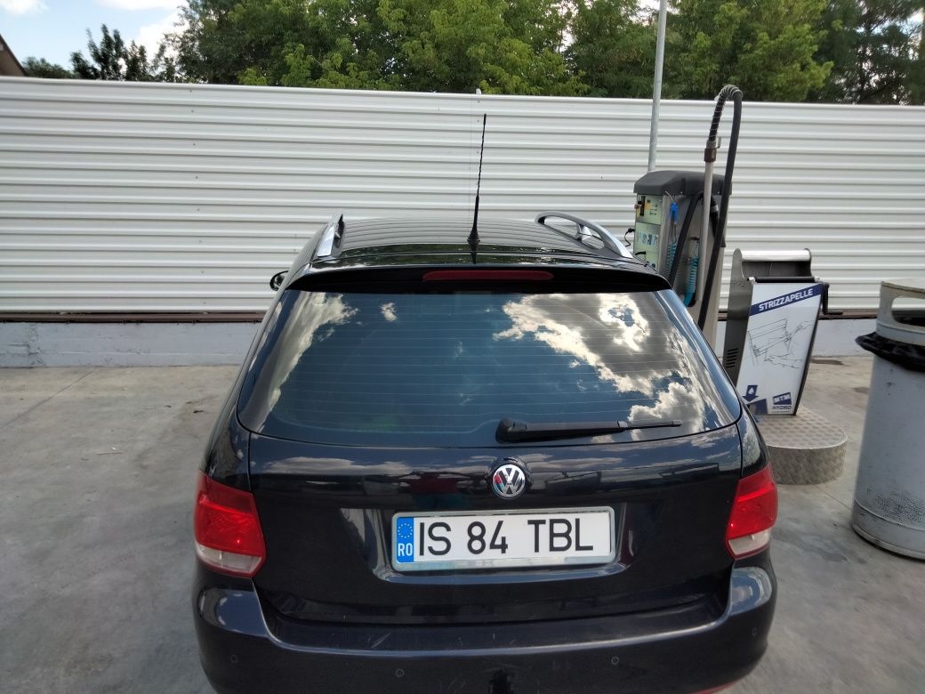 Vând Volkswagen Golf