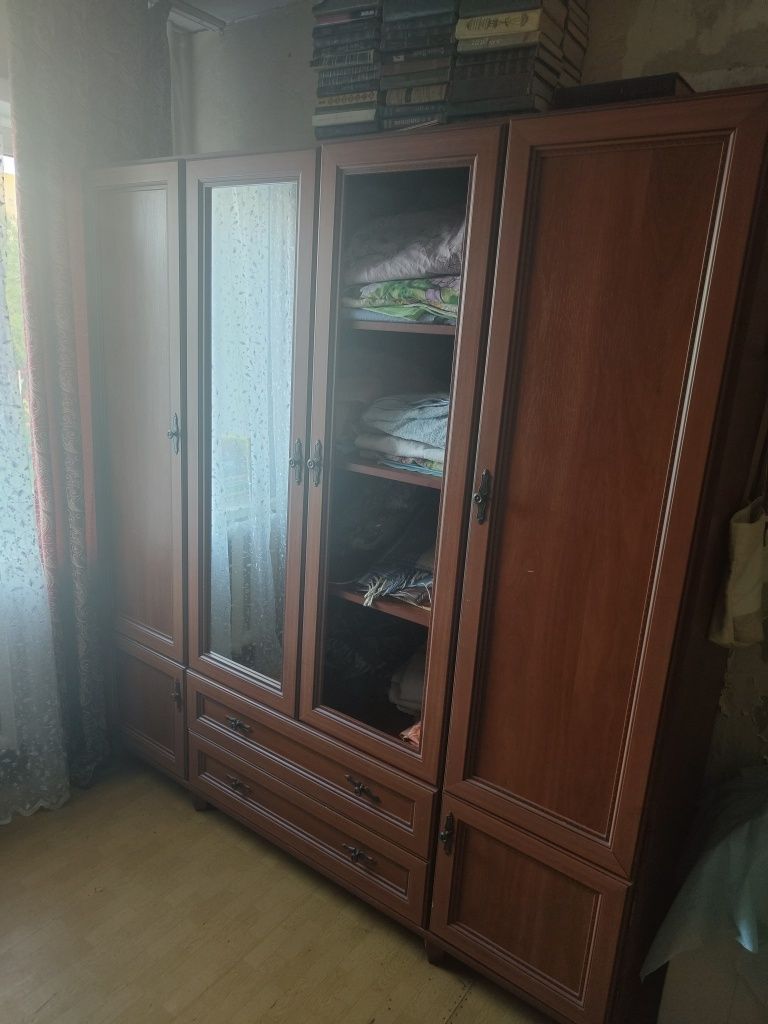 Продам шкаф б/у.