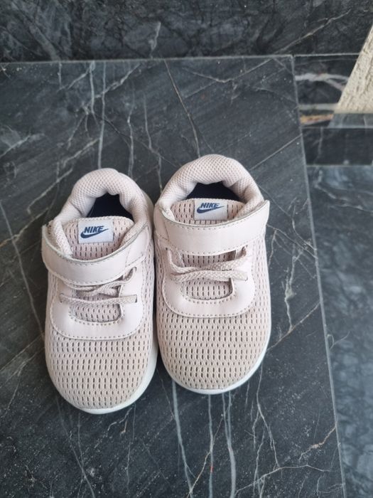 Adidasi Nike nr 22